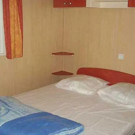 Kamp alanı Confortable - 8 Pers. - Api-1-52-2218 Vairé
